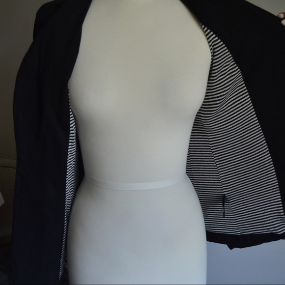 GUESS Tee Shirt Blazer - Picture 3 of 3